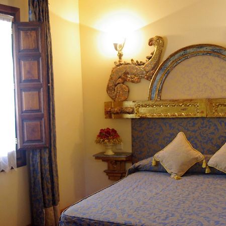 סגוביה Hotel Alcazar חדר תמונה